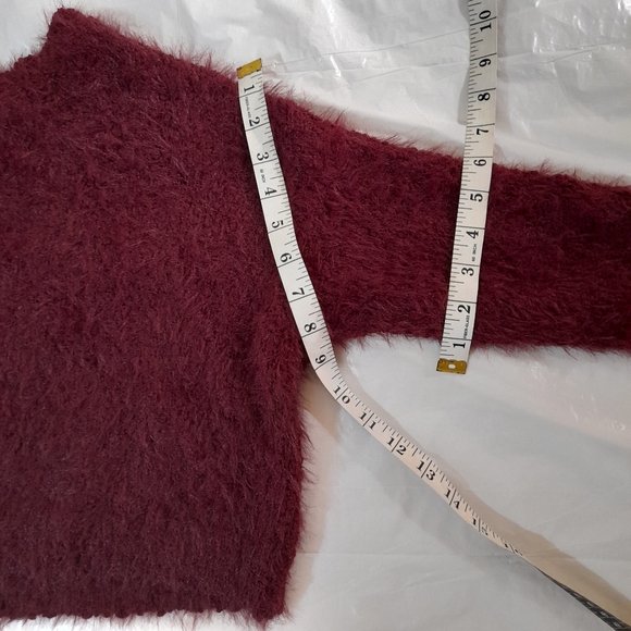 ● Arizona Jean Co. | Cropp Faux Fur Sweater - Picture 7 of 10